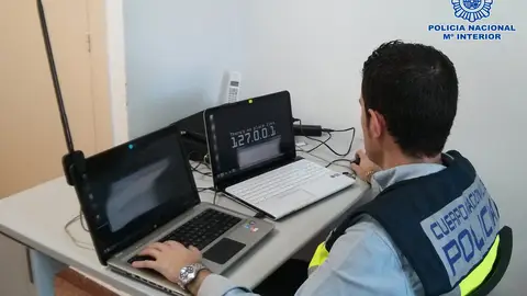 La Policía detiene a 3 estafadores por sustraer dinero por el método del "phising" La Policía detiene a 3 estafadores por sustraer dinero por el método del "phising"