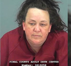 Machelle Hackney, la mujer detenida por maltratar a sus hijos adoptados Machelle Hackney, la mujer detenida por maltratar a sus hijos adoptados