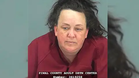 Machelle Hackney, la mujer detenida por maltratar a sus hijos adoptados Machelle Hackney, la mujer detenida por maltratar a sus hijos adoptados