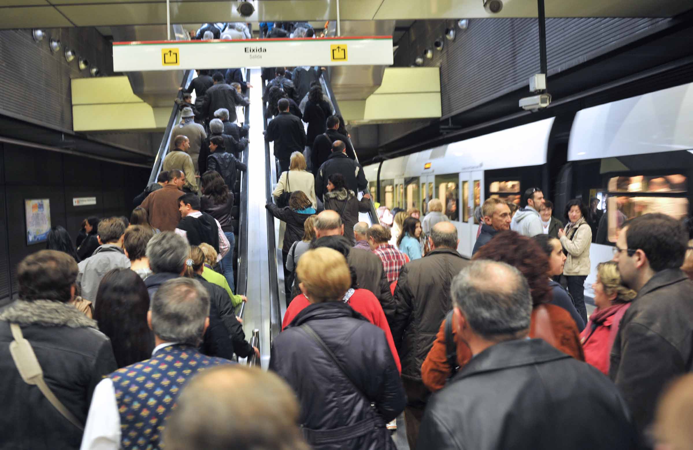 Metrovalencia ha transportado más de 1,8 millones de usuarios durante las Fallas Metrovalencia ha transportado más de 1,8 millones de usuarios durante las Fallas