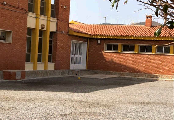Los análisis alertan de riesgo potencial, tóxico y cancerígeno inaceptable en las instalaciones del colegio San Ginés de la Jara de El Estrecho. Los análisis alertan de riesgo potencial, tóxico y cancerígeno inaceptable en las instalaciones del colegio San Ginés de la Jara de El Estrecho.