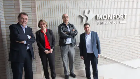 Eva Alcón, visita las instalaciones de Tranportes Monfort .