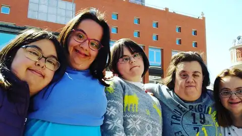 Down Caminar celebra diferentes actividades en la Plaza de la Constitución Down Caminar celebra diferentes actividades en la Plaza de la Constitución