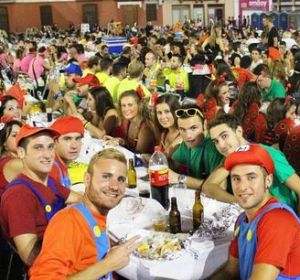 La comissió especial pretén endurir les sancions a les penyes que incomplisquen la normativa de convivència. La comissió especial pretén endurir les sancions a les penyes que incomplisquen la normativa de convivència.