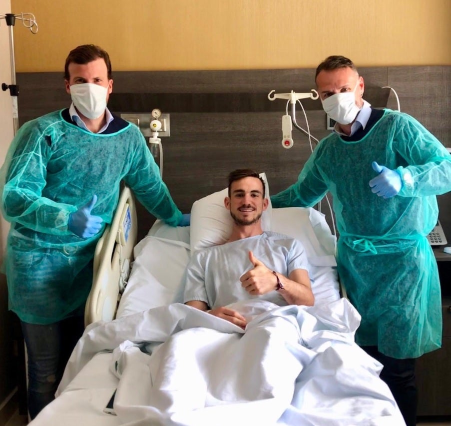 Fabián recibe el alta hospitalaria tras estar tres días ingresado por gripe A Fabián recibe el alta hospitalaria tras estar tres días ingresado por gripe A