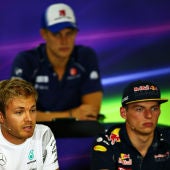 Nico Rosberg y Max Verstappen, en rueda de prensa