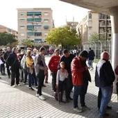 COLAS EN LOS CÁRMENES COLAS EN LOS CÁRMENES
