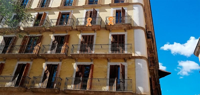 La Junta Electoral mantiene la orden de retirar los lazos del Ayuntamiento de Palma pese a las alegaciones del alcalde La Junta Electoral mantiene la orden de retirar los lazos del Ayuntamiento de Palma pese a las alegaciones del alcalde