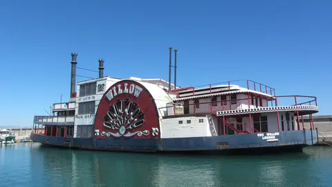 Barco Willow El barco se hunde, tras años en Puerto Marina (Benalmádena)