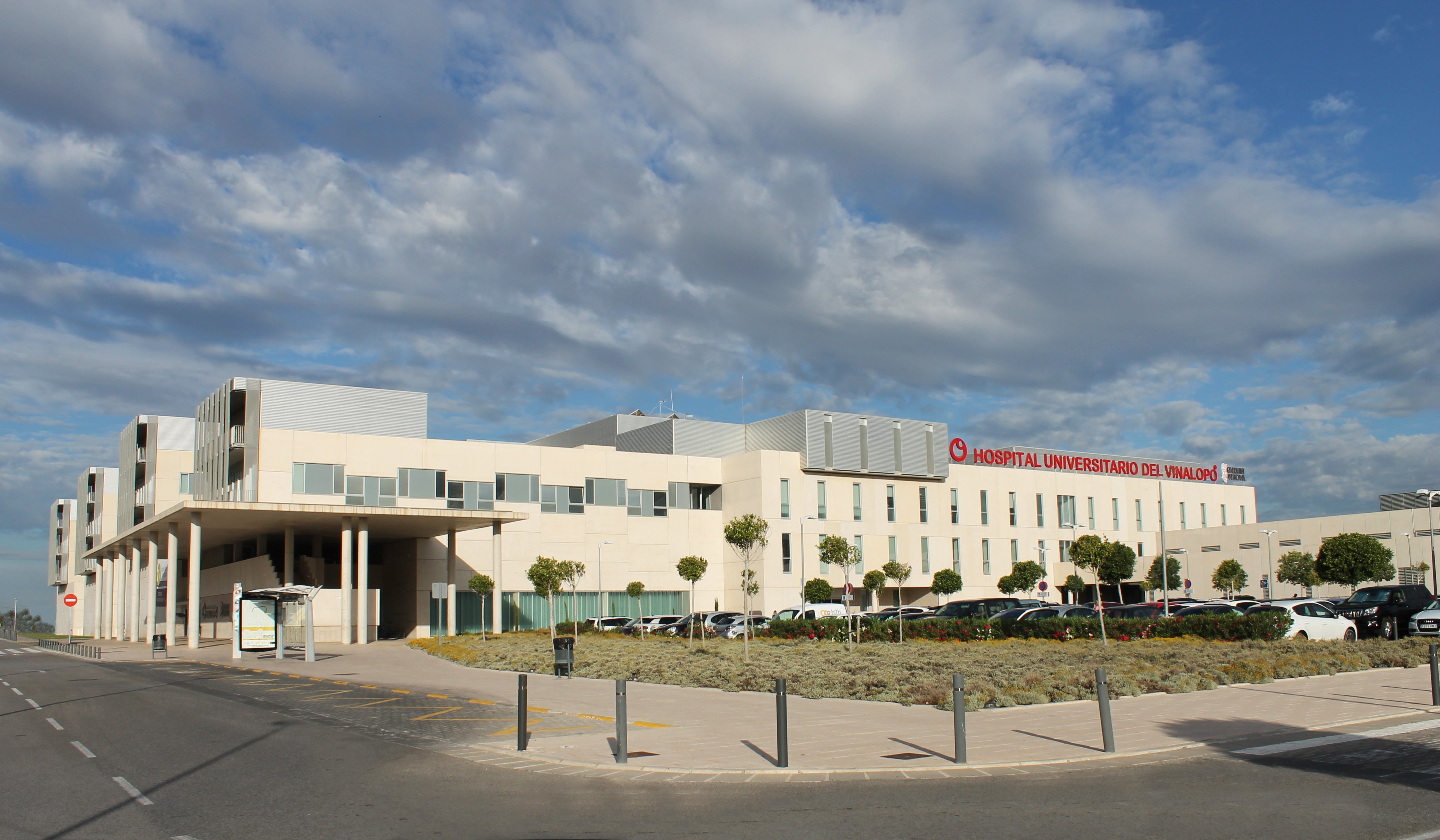 El Hospital del Vinalopó de Elche incorpora a su cartera de servicios intervenciones quirúrgicas de técnica ‘V-Notes’ El Hospital del Vinalopó de Elche incorpora a su cartera de servicios intervenciones quirúrgicas de técnica ‘V-Notes’