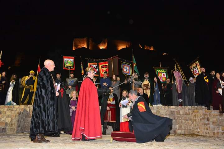 Montiel Medieval vuelve a convocar a decenas de miles de personas y las calles se quedaron estrechas Montiel Medieval vuelve a convocar a decenas de miles de personas y las calles se quedaron estrechas