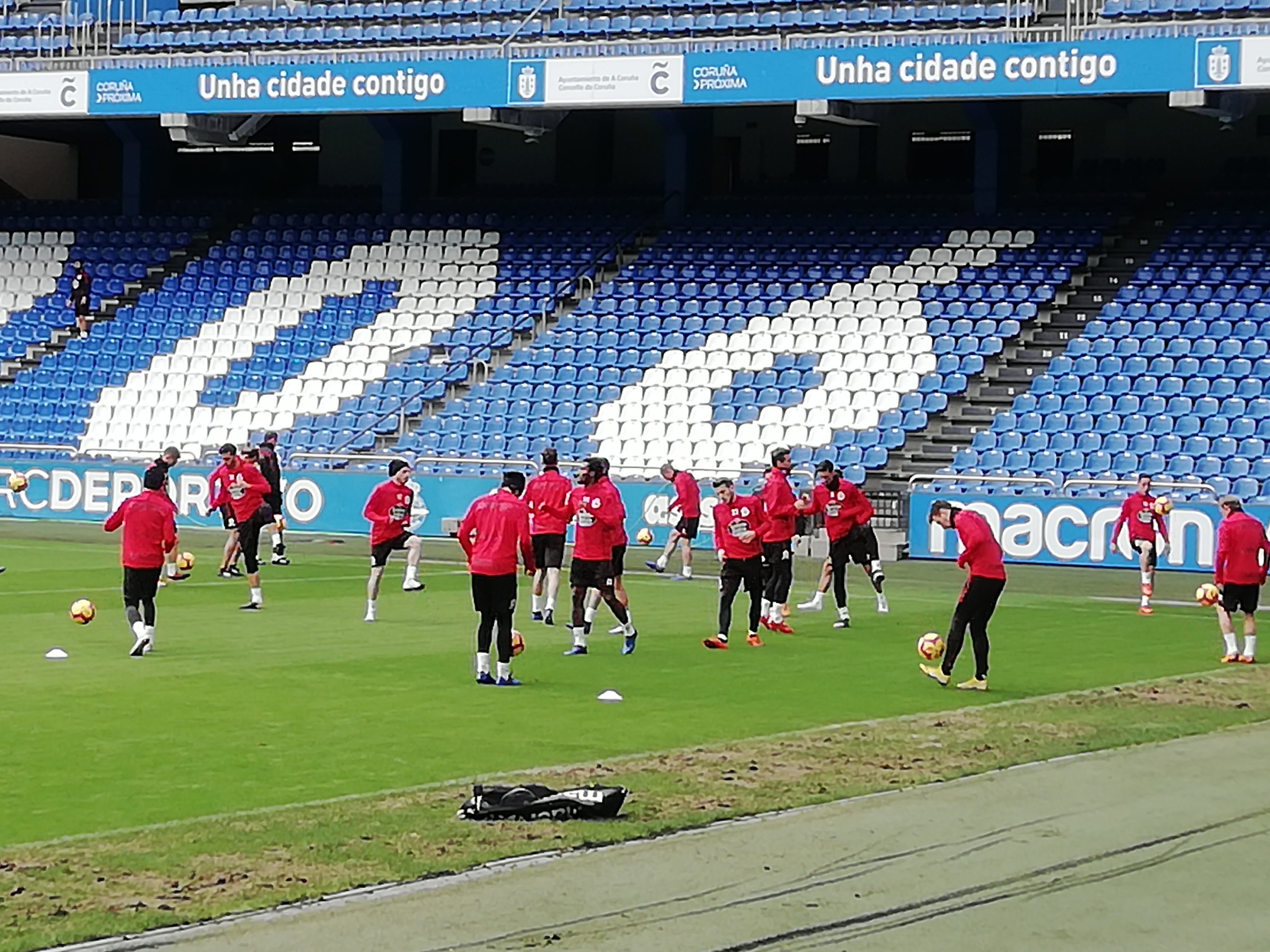 Natxo González blinda Riazor para preparar el partido en Oviedo Natxo González blinda Riazor para preparar el partido en Oviedo