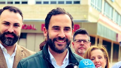 El tambi&eacute;n portavoz socialista en el Ayuntamiento pide un debate " a dos", entre &eacute;l mismo y el alcalde, Francisco de la Torre