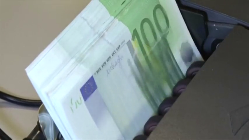 El PIB crece un 0,4% en el tercer trimestre según el INE y los precios subieron de golpe cuatro décimas en diciembre El PIB crece un 0,4% en el tercer trimestre según el INE y los precios subieron de golpe cuatro décimas en diciembre