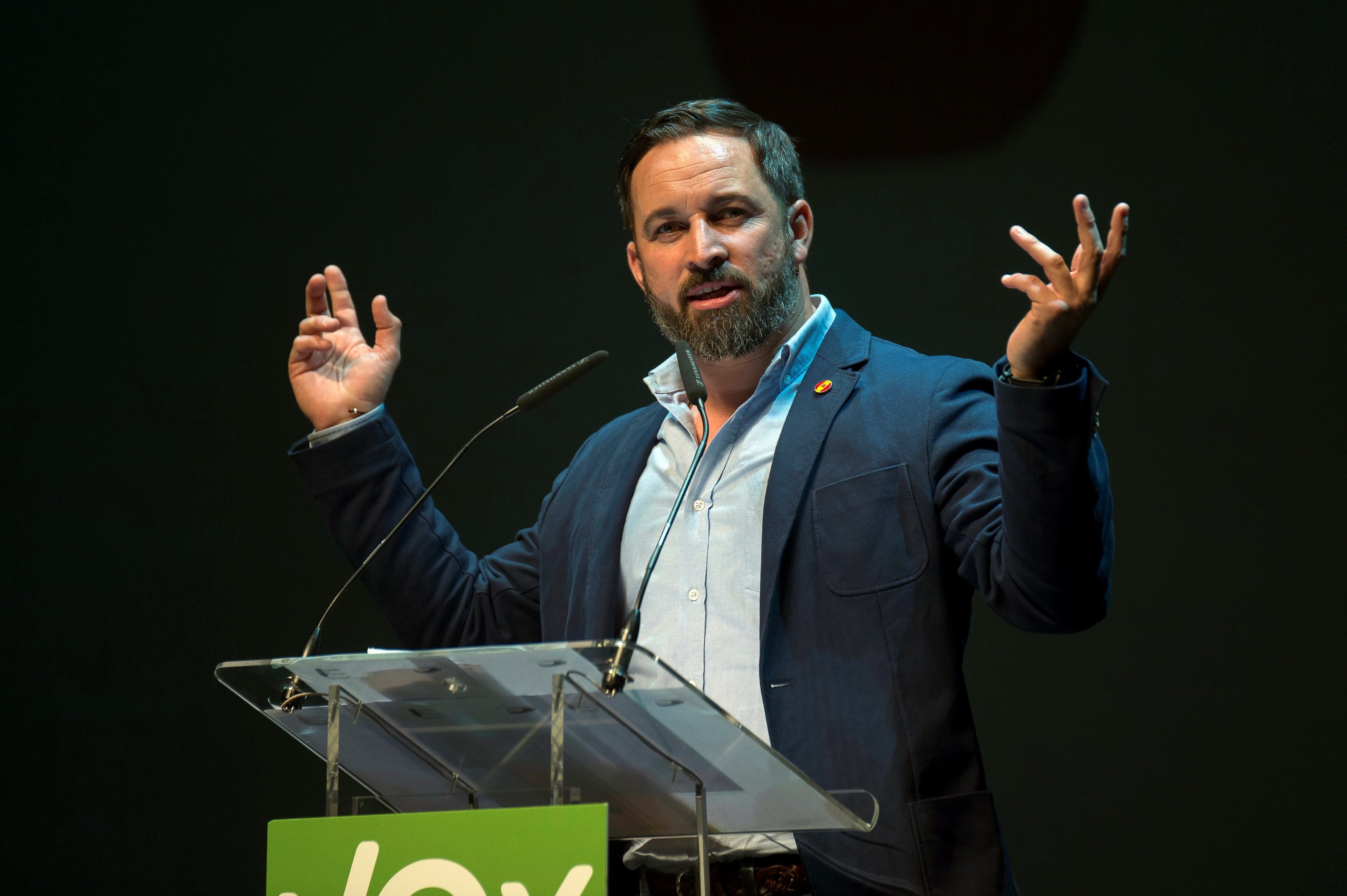 Abascal plantea que Marruecos pague el muro que Vox reclama en Ceuta y Melilla: "Envía oleadas de inmigrantes" Abascal plantea que Marruecos pague el muro que Vox reclama en Ceuta y Melilla: "Envía oleadas de inmigrantes"
