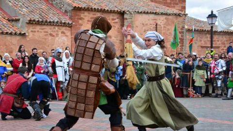 Recreaci&oacute;n de una lucha durante Montiel medieval