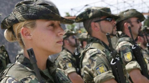 La altura m&iacute;nima para las mujeres ser&aacute; de 1,55 metros