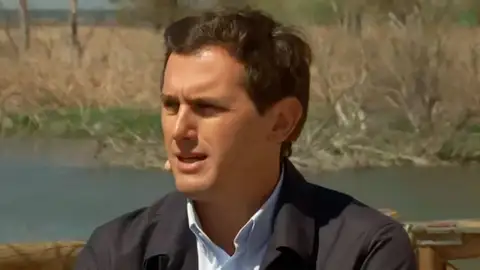 Albert Rivera, durante su visita a las Tablas de Daimiel Albert Rivera, durante su visita a las Tablas de Daimiel
