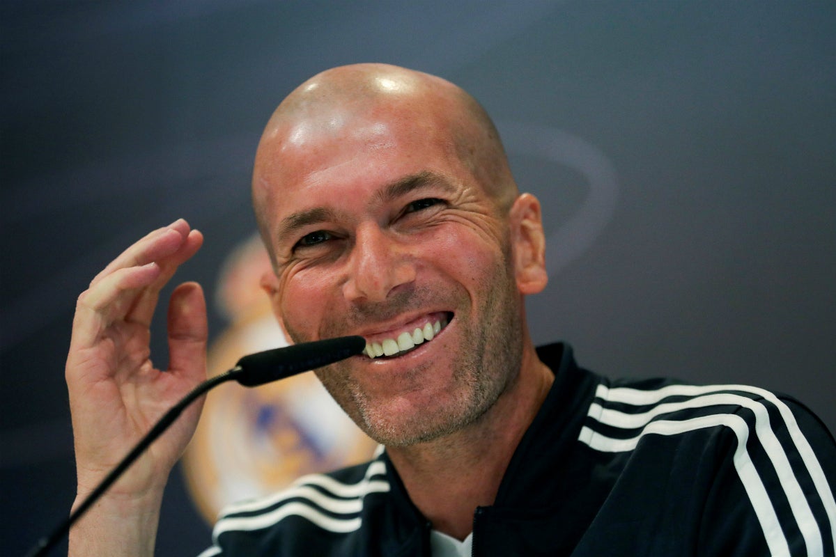 Zidane le abre la puerta a Pogba: "Me gusta mucho, hay pocos jugadores que aporten tanto" Zidane le abre la puerta a Pogba: "Me gusta mucho, hay pocos jugadores que aporten tanto"