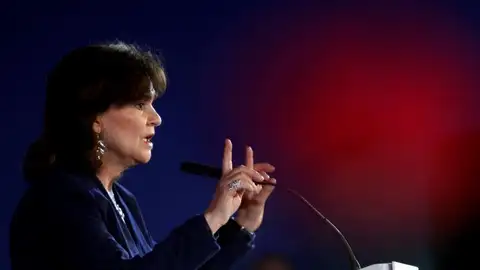 La vicepresidenta del Gobierno, Carmen Calvo La vicepresidenta del Gobierno, Carmen Calvo