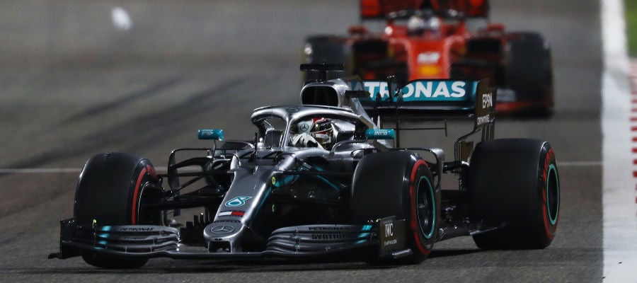 Hamilton, por delante de Vettel en el GP de Baréin Hamilton, por delante de Vettel en el GP de Baréin