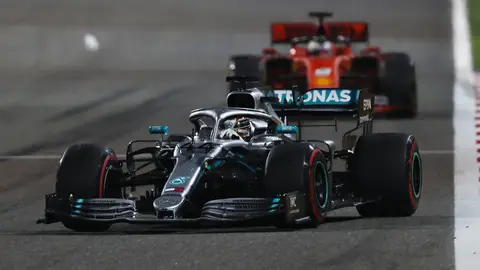 Hamilton, por delante de Vettel en el GP de Baréin Hamilton, por delante de Vettel en el GP de Baréin