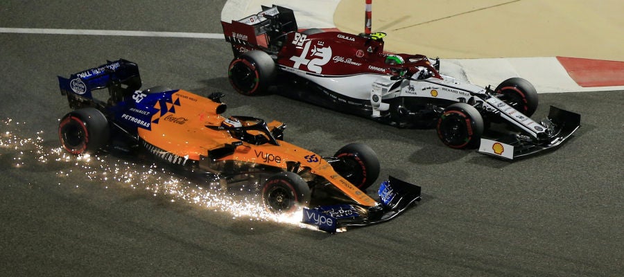 Carlos Sainz, en el momento de su avería en el alerón delantero Carlos Sainz, en el momento de su avería en el alerón delantero