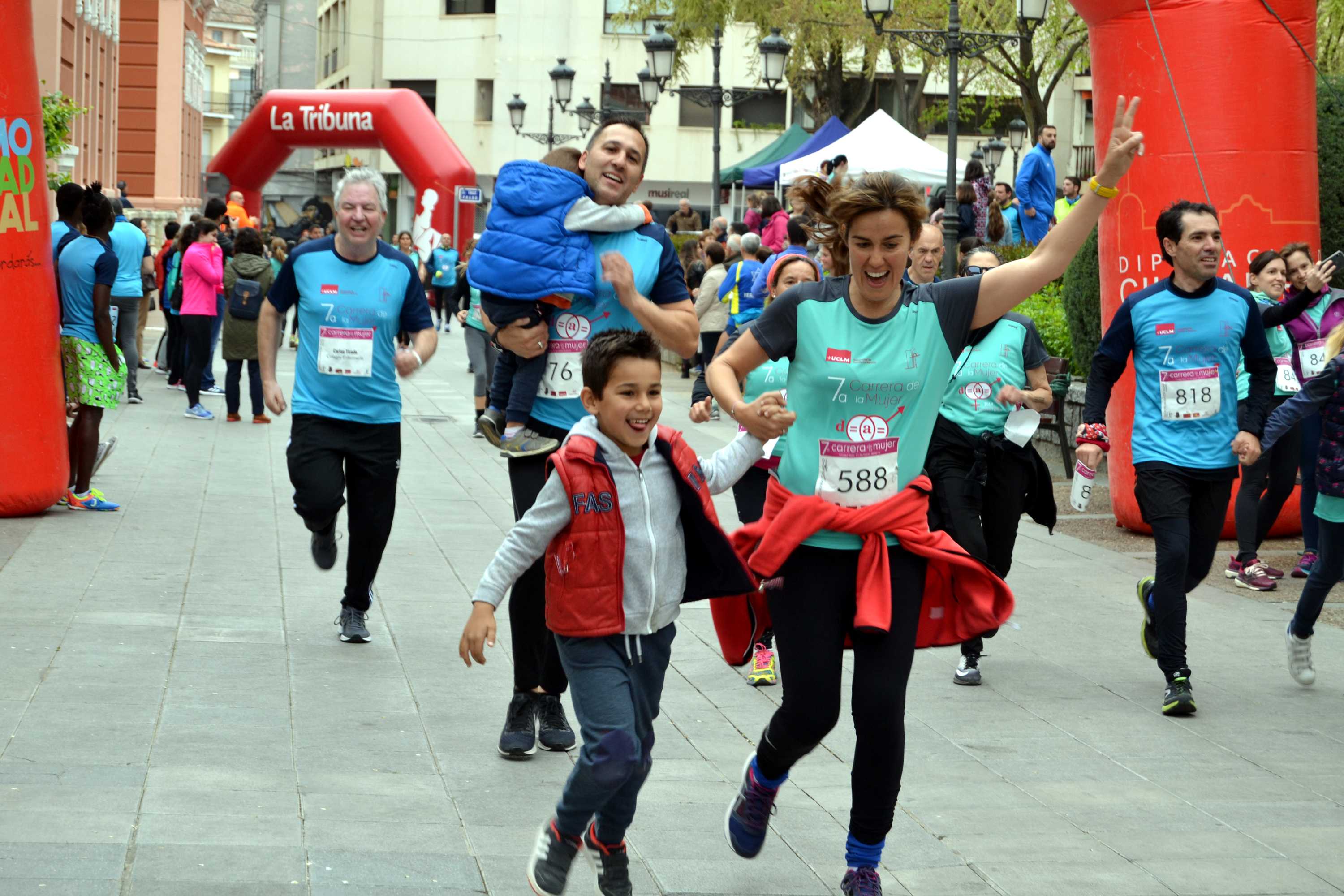 Igualdad y solidaridad, de la mano por las calles de Ciudad Real Igualdad y solidaridad, de la mano por las calles de Ciudad Real