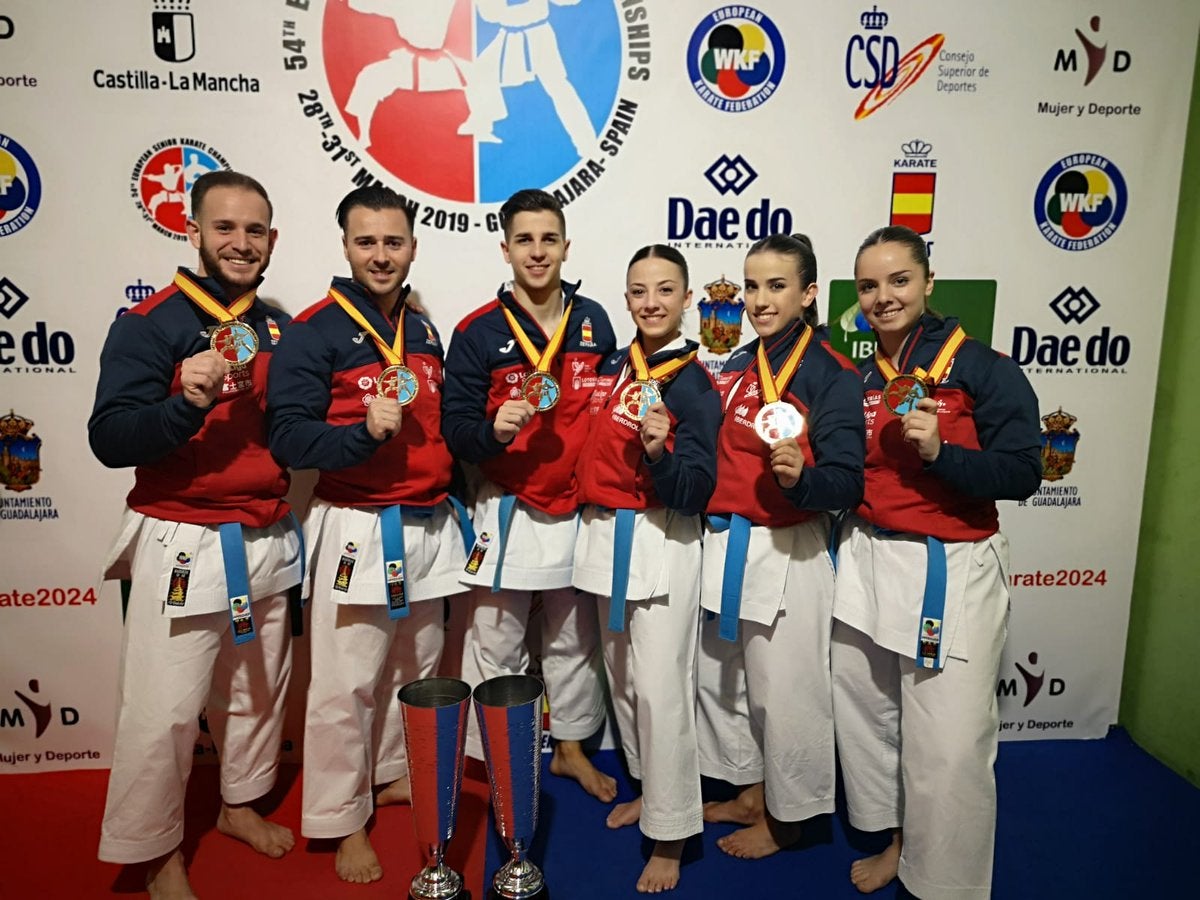 Los equipos españoles de kata masculino y femenino ganan la medalla de oro en los Campeonatos de Europa Los equipos españoles de kata masculino y femenino ganan la medalla de oro en los Campeonatos de Europa