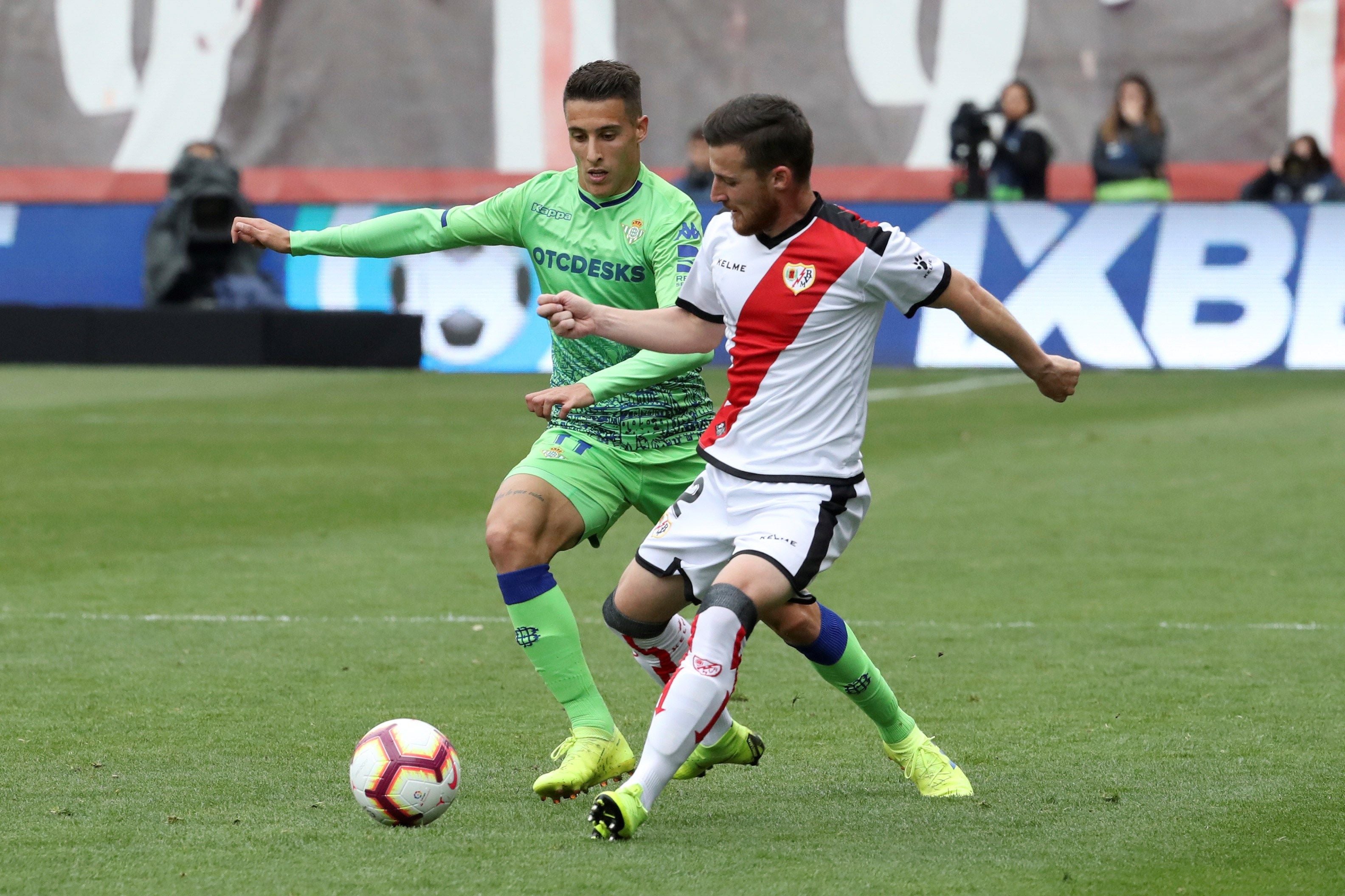 Cristian Tello: "Con el entrenamiento que llevo ahora, podría volver a jugar un partido en unas dos semanas" Cristian Tello: "Con el entrenamiento que llevo ahora, podría volver a jugar un partido en unas dos semanas"