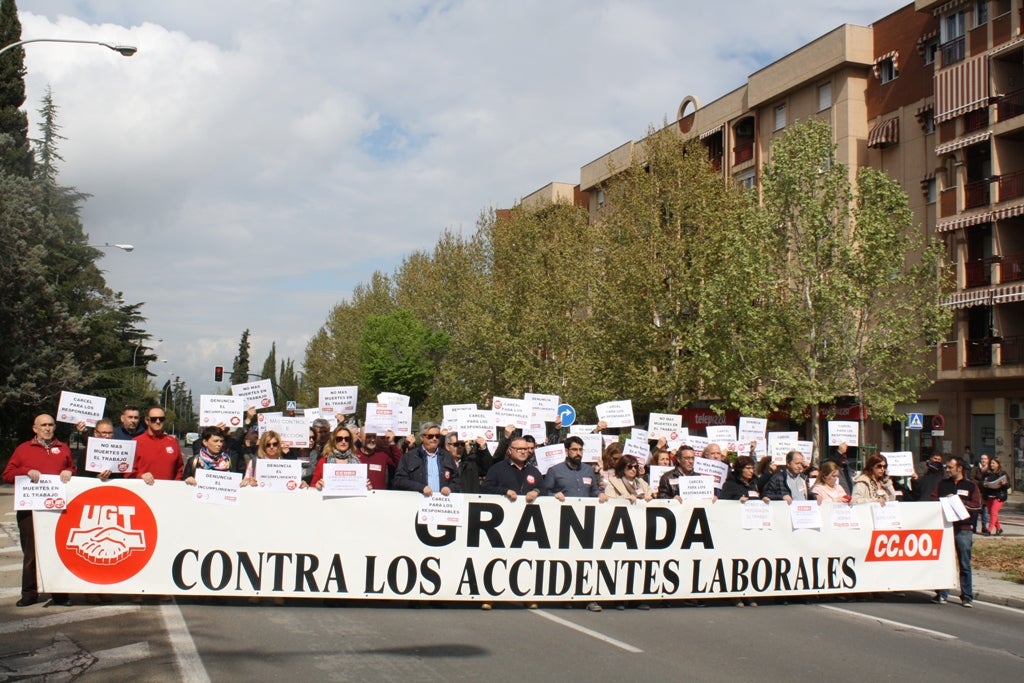 Plataformas sindicales piden que se investigue si hubo falta de medidas de seguridad en la muerte del trabajador en una fosa séptica Plataformas sindicales piden que se investigue si hubo falta de medidas de seguridad en la muerte del trabajador en una fosa séptica