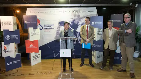 La vicerrectora de Estudiantes del CEU, en la inauguración de los Campeonatos, junto a representantes de entidades organizadoras y colaboradoras. DEPORTE UNIVERSITARIO