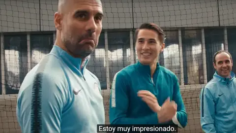 Pep Guardiola, impresionado con el Kitchener's Taverners FC Pep Guardiola, impresionado con el Kitchener's Taverners FC