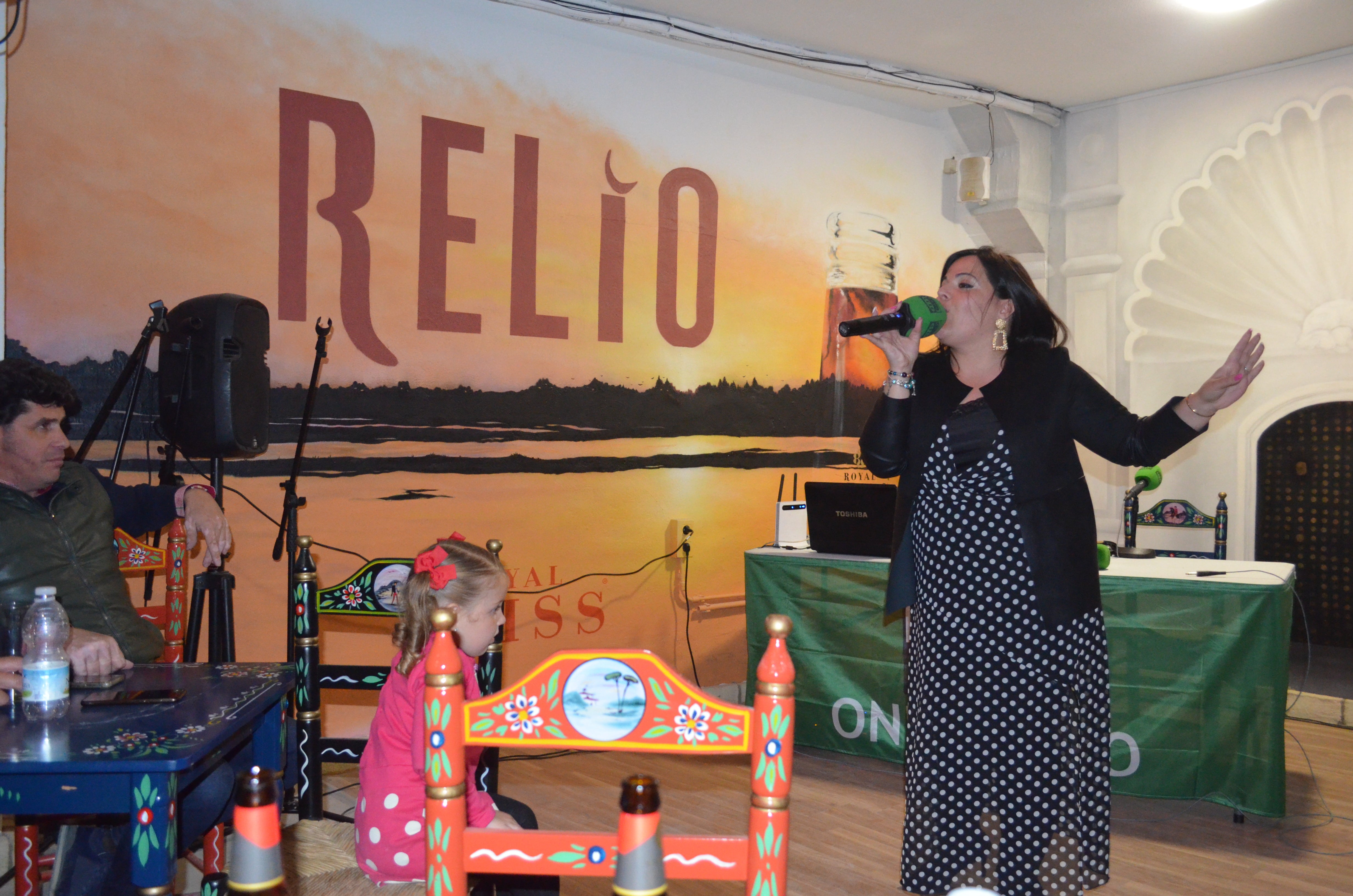 Especial 4 por Sevillanas de A las Puertas del Rocío Invitada: Rocío Orta Especial 4 por Sevillanas de A las Puertas del Rocío Invitada: Rocío Orta