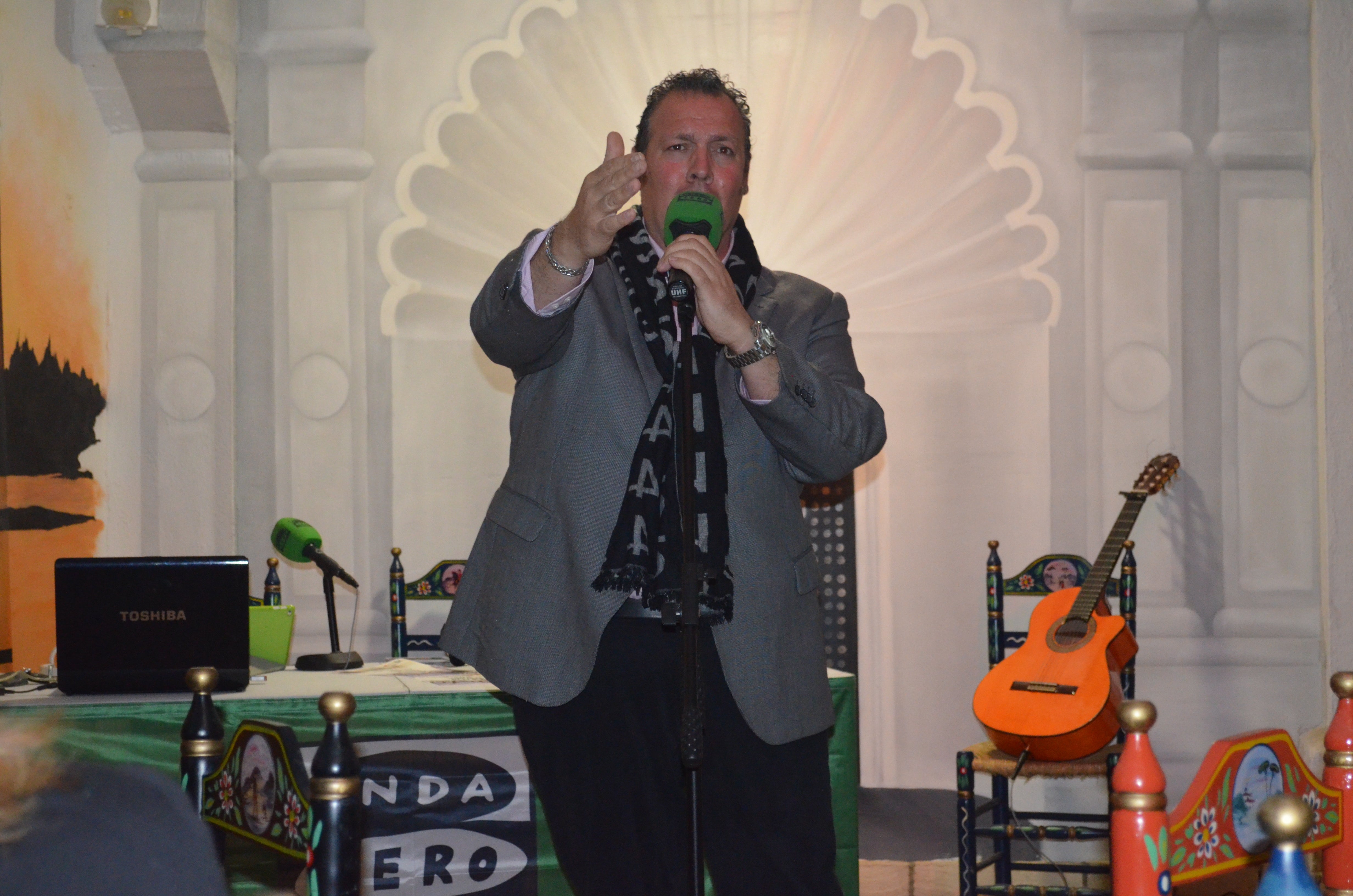 Especial 4 por Sevillanas de A las Puertas del Rocío Invitado: Alfonso Sánchez Especial 4 por Sevillanas de A las Puertas del Rocío Invitado: Alfonso Sánchez