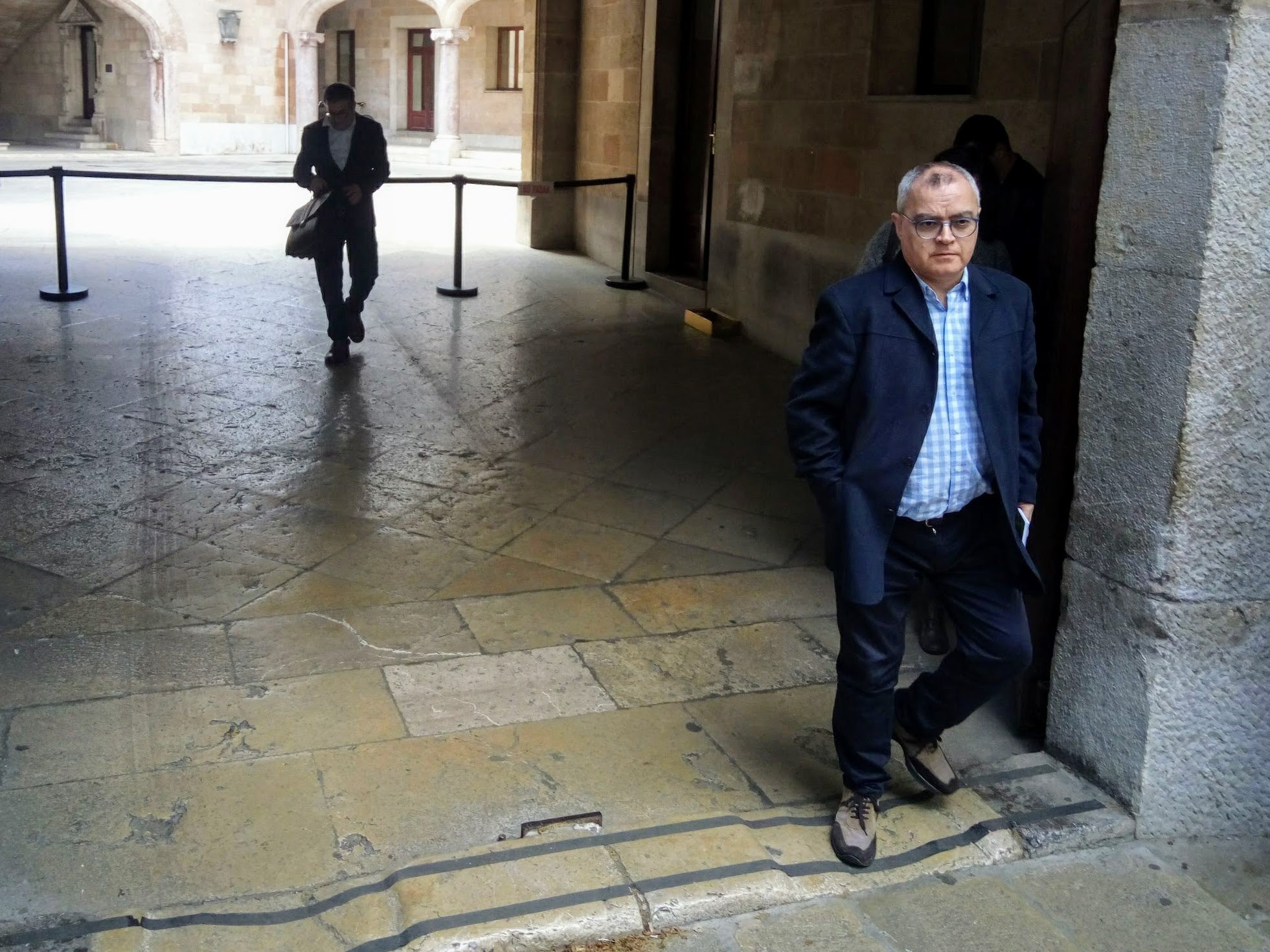 Los periodistas Blanca Pou y Kiko Mestre reiteran que les forzaron a entregar sus teléfonos Los periodistas Blanca Pou y Kiko Mestre reiteran que les forzaron a entregar sus teléfonos