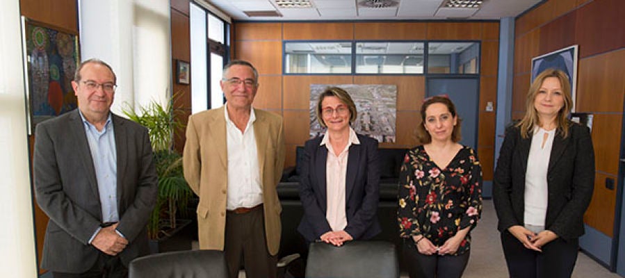 La UJI y la asociación Club de Recursos Humanos colaborarán en la formación de los estudiantes para el tránsito hacia el mundo laboral La UJI y la asociación Club de Recursos Humanos colaborarán en la formación de los estudiantes para el tránsito hacia el mundo laboral