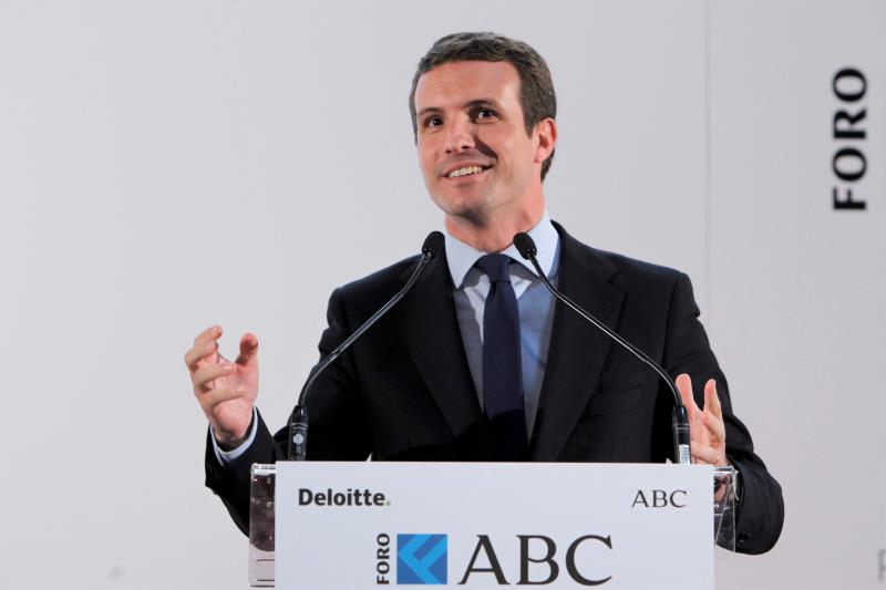 Casado responde a Sánchez: "Si vuelve a ser presidente, habrá indultos y mediación internacional" Casado responde a Sánchez: "Si vuelve a ser presidente, habrá indultos y mediación internacional"