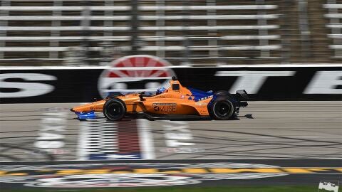 Fernando Alonso, rodando en el &oacute;valo de Texas