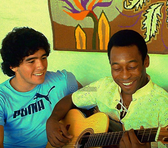 El emotivo mensaje de Maradona a Pelé: "Te deseo una muy pronta recuperación Rey" El emotivo mensaje de Maradona a Pelé: "Te deseo una muy pronta recuperación Rey"