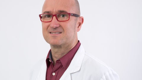 El doctor Monerris, Jefe de Otorrinolaringolog&iacute;a del Hospital del Vinalop&oacute; recomienda c&oacute;mo cuidar nuestra voz