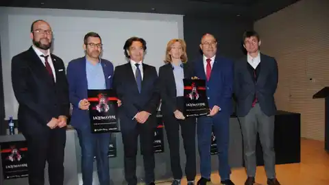 El director de Laquima Vere Alfredo Sanz ha presentat l´espectacle en les instal-lacions de Porcelanosa Grupo. La respresentació de la Passio única i innovadora introdueix nous personatges i un nou sistema de so.
