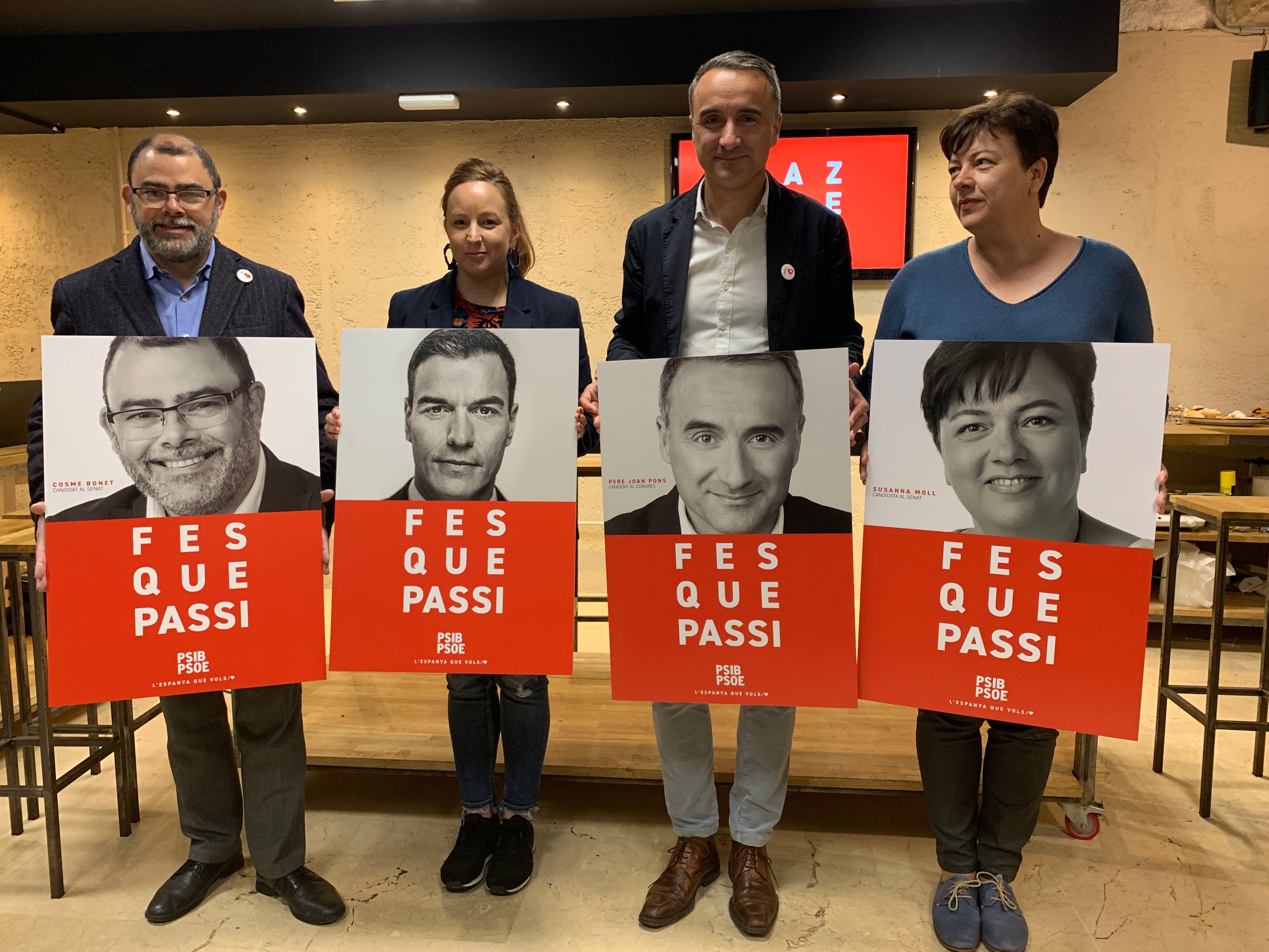 Arranca la campaña electoral con la pegada de carteles Arranca la campaña electoral con la pegada de carteles