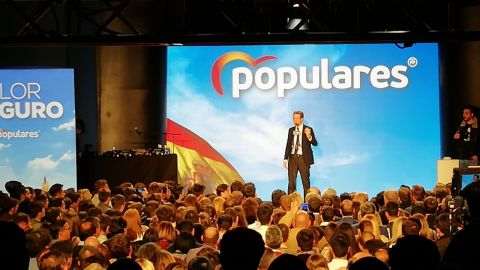Pablo Casado en el arranque de campa&ntilde;a electoral en el Retiro