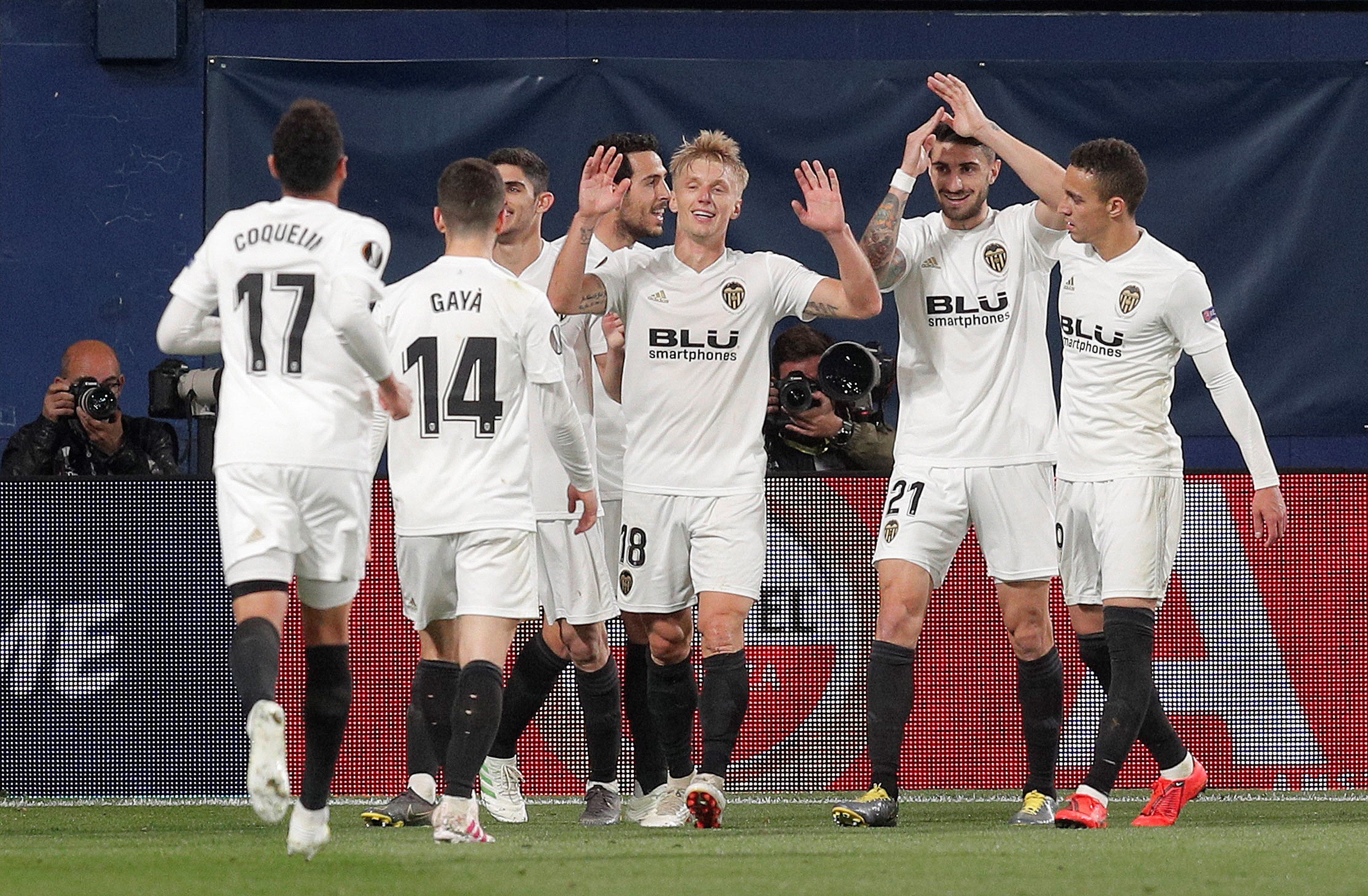 Dos goles en la prolongación dan una gran ventaja al Valencia en la eliminatoria de Europa League Dos goles en la prolongación dan una gran ventaja al Valencia en la eliminatoria de Europa League