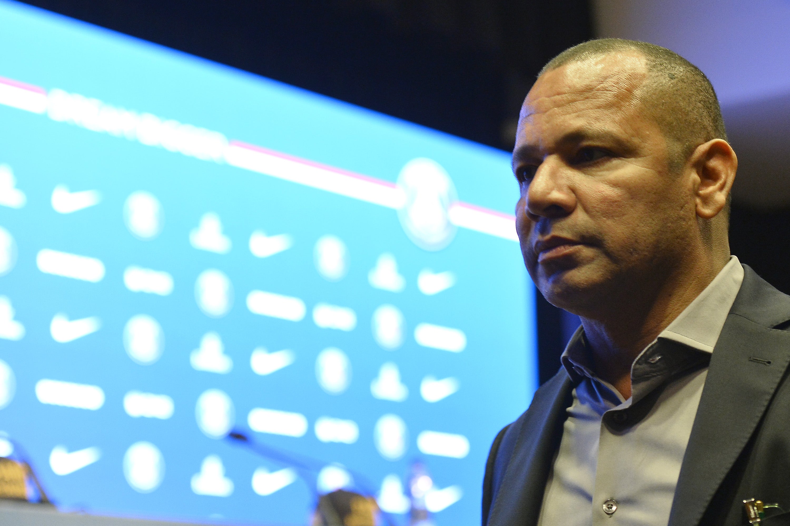 El padre de Neymar niega los rumores de salida de su hijo: "Los aficionados del PSG pueden dormir tranquilos" El padre de Neymar niega los rumores de salida de su hijo: "Los aficionados del PSG pueden dormir tranquilos"