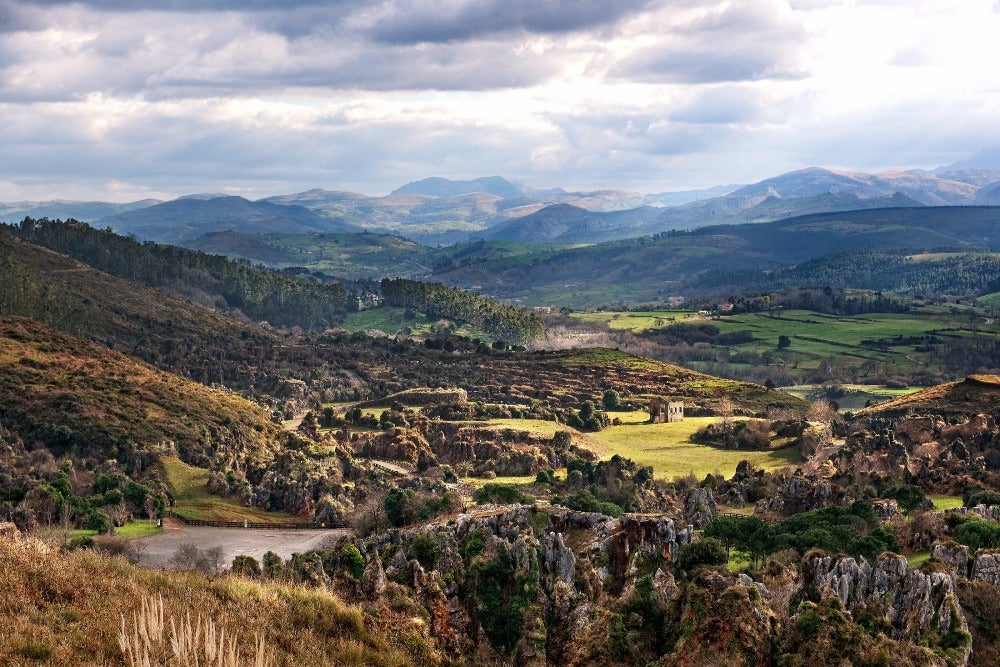 Directora General de Turismo de Cantabria: "En Cantabria hemos cuidado la naturaleza y eso da como resultado poder practicar actividades al aire libre" Directora General de Turismo de Cantabria: "En Cantabria hemos cuidado la naturaleza y eso da como resultado poder practicar actividades al aire libre"