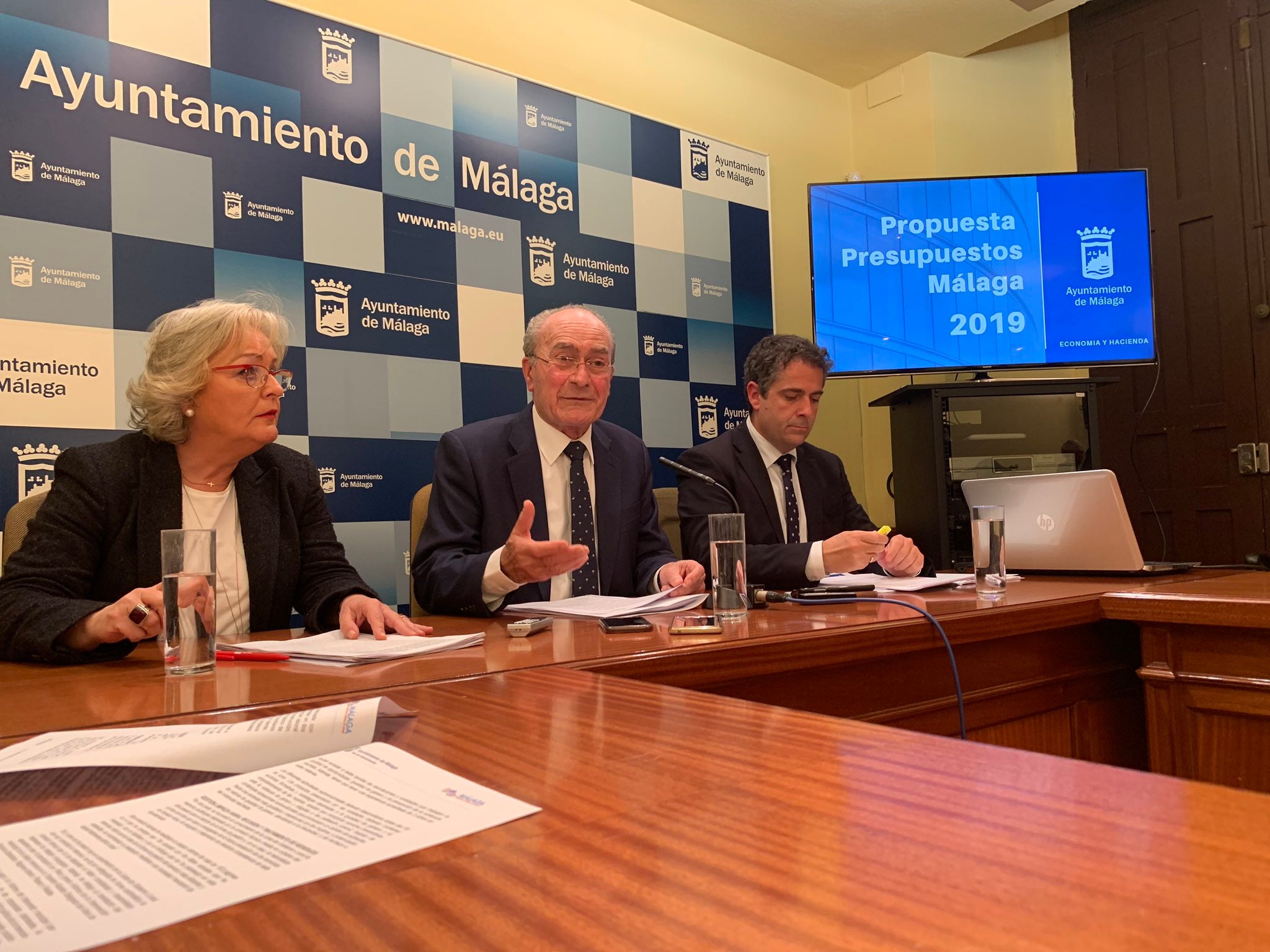 El alcalde dice que Teresa Porras "trabaja muy bien" y confía en ella el número tres de la lista El alcalde dice que Teresa Porras "trabaja muy bien" y confía en ella el número tres de la lista