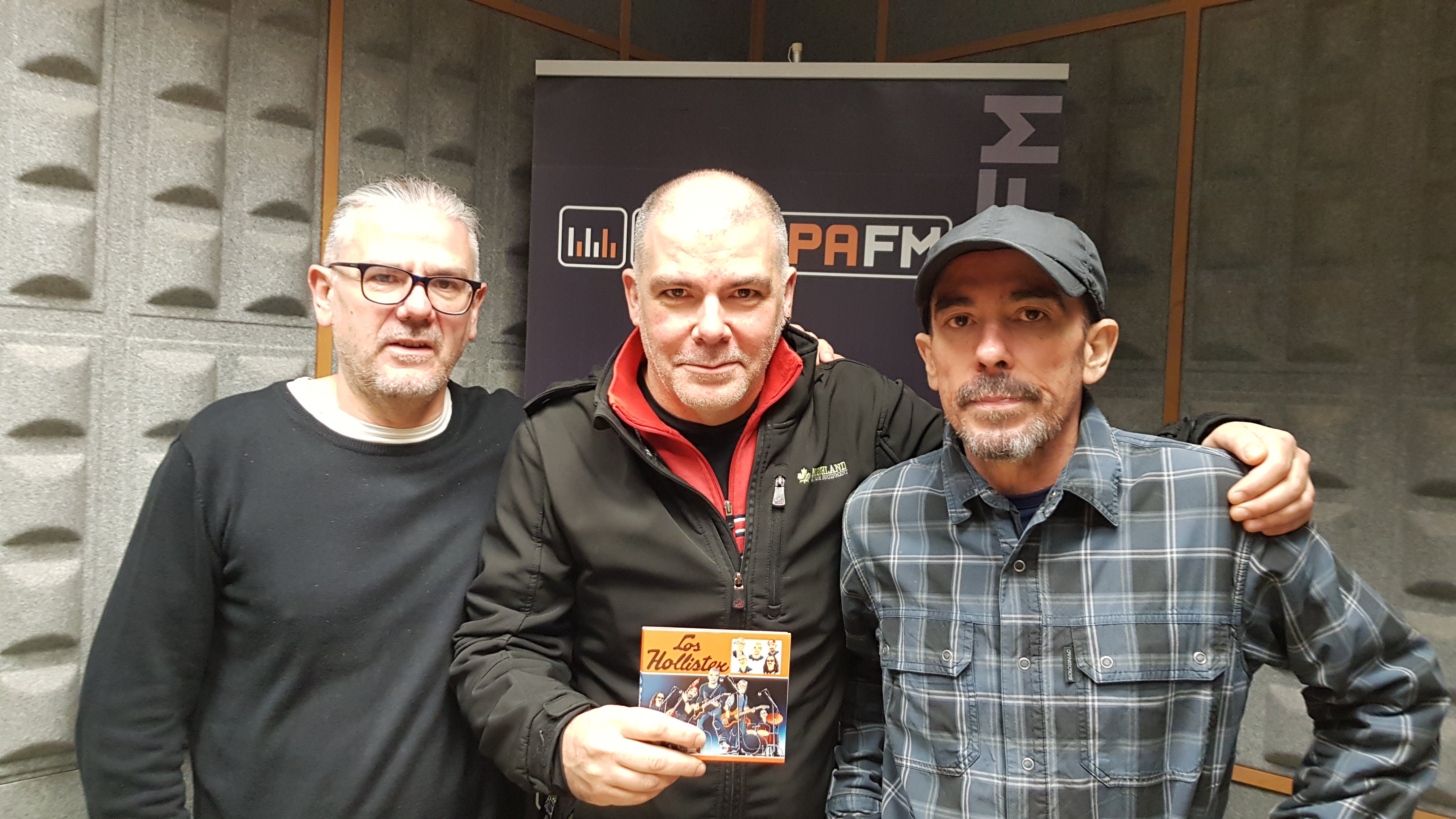 Los hermanos Etxeberría nos presentan el primer cd de Los Hollister Los hermanos Etxeberría nos presentan el primer cd de Los Hollister