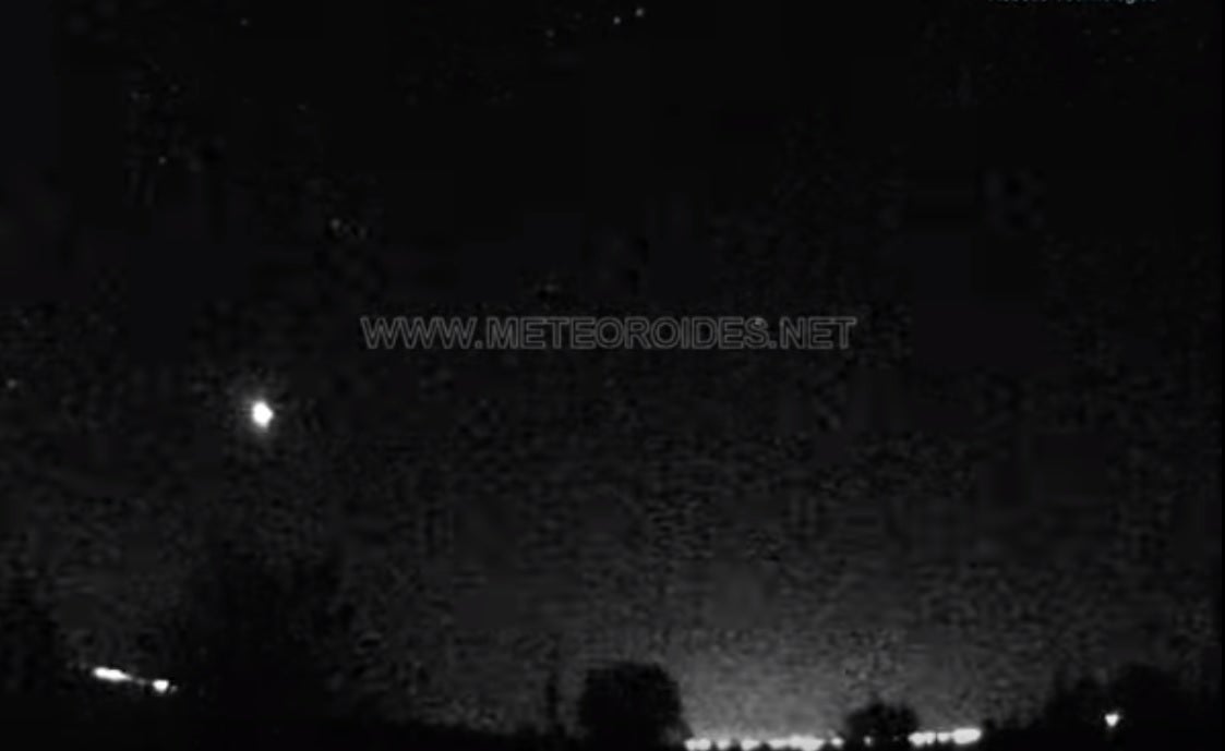 Detectan una bola de fuego sobrevolando la Península a 65.000 km/hora Detectan una bola de fuego sobrevolando la Península a 65.000 km/hora